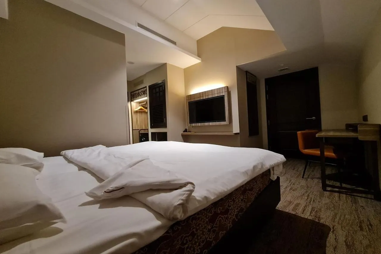 Lion Peak Hotel Hamilton Singapore