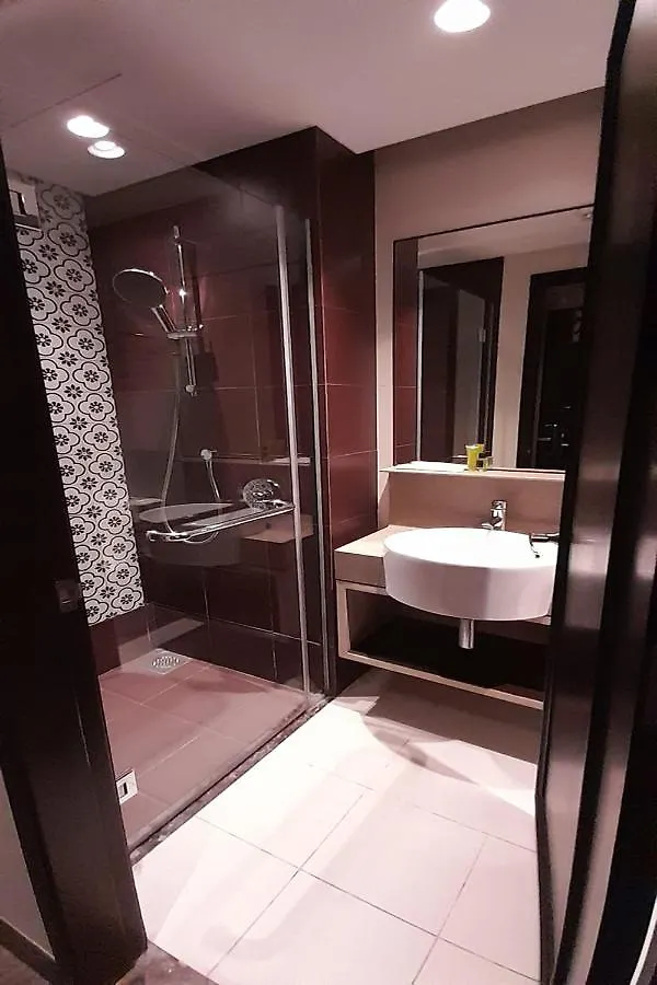 Lion Peak Hotel Hamilton Singapore